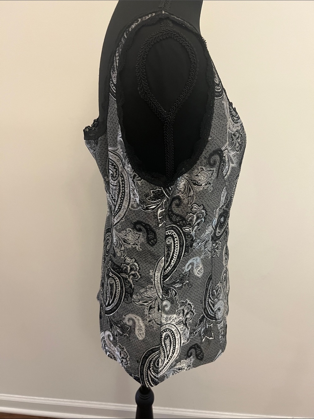 White House Black Market Black and Gray Paisley Tank Top - Picture 6 of 10
